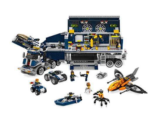 LEGO Set 8635 - Mobile Command Center